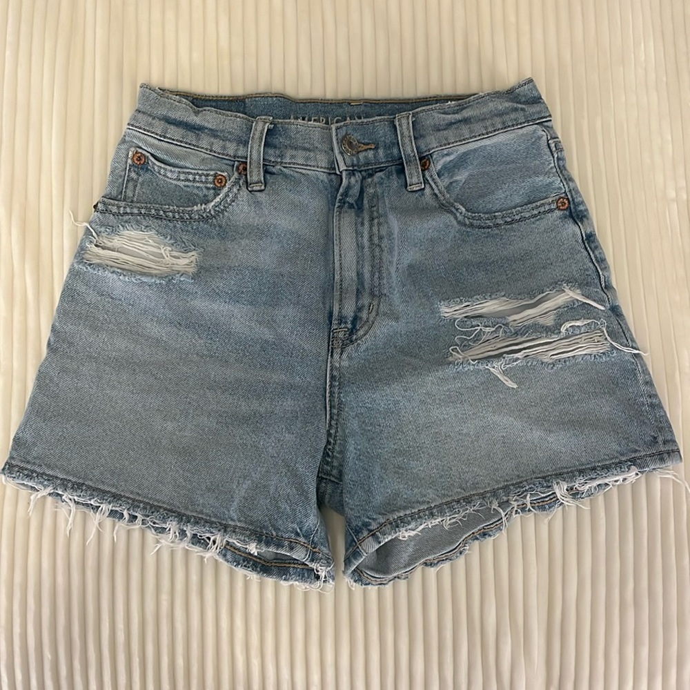 American Eagle High Waisted 90’s Boyfriend Shorts